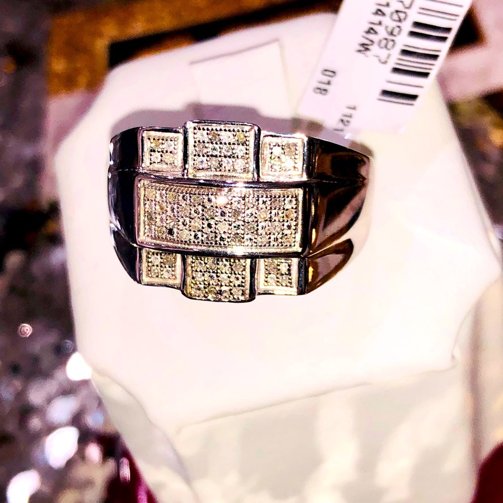 Real diamond men ring custom made w/ SI diamonds classy NOT CZ or fake stones